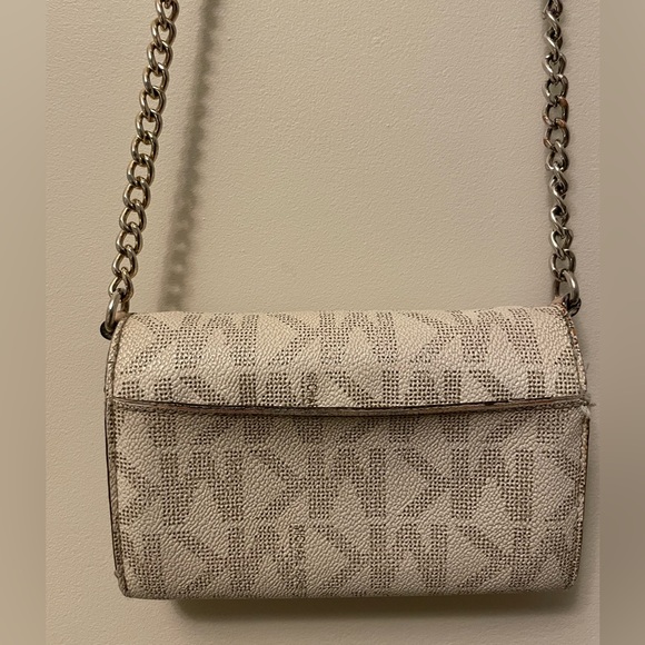 ✨ Michael Kors Crossbody 👛 - Picture 12 of 14